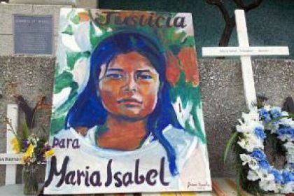 "Justicia para Maria Isabel" painting and shrine